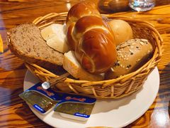 面包筐-申德勒加油站餐厅(三里屯北小街店)