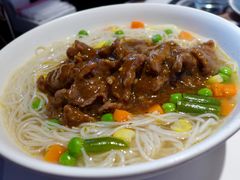 沙嗲牛肉米线-荷里活餐厅
