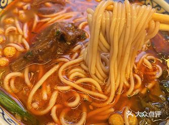 既可大口吃肉，也可大口嗦粉的小店