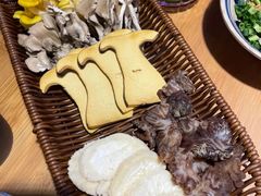 菌菇拼盘-洱火云南酸菜牛肉火锅(石景山当代商城店)