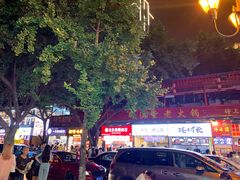 -八一路好吃街(雨田商务大厦店)