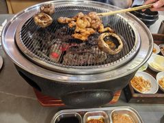 -围炉肉舍•炭烤活鳗•丹东海鲜烤肉(步行街店)