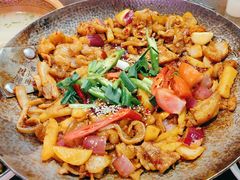 -富正毅三下锅·湘西韵味(天门山索道店)