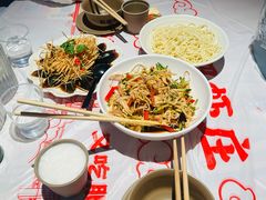 -肥肥虾庄·金牌油焖大虾(汉街SKP店)