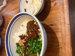 -云阿蛮云南生烫牛肉米线(奉贤路店)