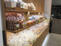 面包甜点陈列柜-面包工坊(七彩云南第一城店)
