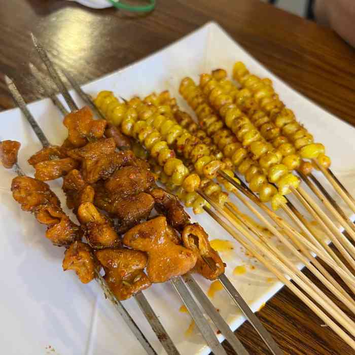 51人赞西_安_品_麻2021年6月9日打分小晶烤肉(锦州海鲜烧烤 二场二