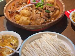 -蔡婶牛腩牛杂煲(长安万科店)