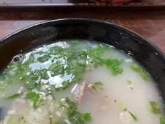 秘制烧饼-万红路羊汤烧饼店(将台路店)