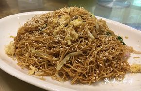 Uncle De's Fried Noodles