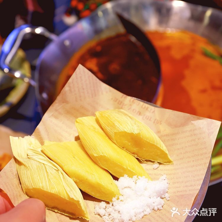 他们家大部分都是贵州空运过来的食材！汤底更不得了