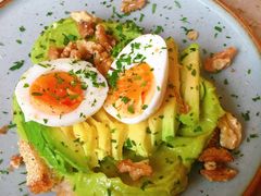 牛油果煮蛋吐司-RAC BAR(安福路店)