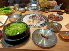 -极简·炭火烤肉主题餐厅·龙虾烧烤·烤羊排(宝龙店)
