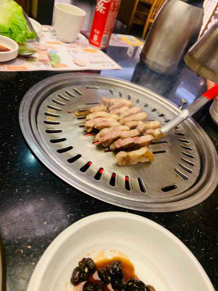 本家韩国料理(泰然店)-"环境很好,冬天晒着太阳烤肉很舒服.不知有.