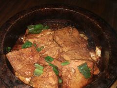 傣家石锅焖豆腐-滇越乘象云南餐厅(豆各庄店)
