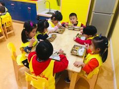 -想象乐创意早教托育中心(殷高西路店)