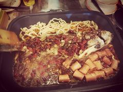 -川渝窈妹纸包鱼·齐齐哈尔烤肉