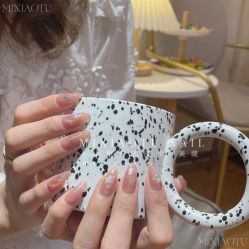 -米小兔美甲美睫