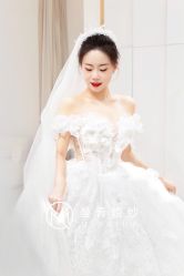 点击看大图 -曼青婚纱礼服馆