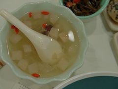银耳炖雪梨-咬不得高祖生煎·简餐(高银街店)