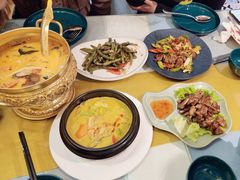 -玖月时尚泰式餐厅