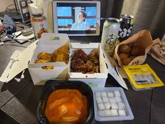 -BHC炸鸡(明洞总店)