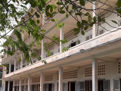 -吐斯廉屠杀博物馆