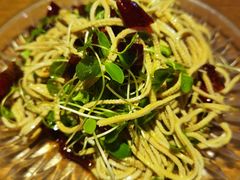 香椿苗拌豆腐丝-谢蟹浓·肉蟹煲(新奥店)