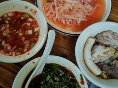 -周良天山牛杂城(天山路总店)
