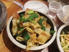 传统炕豆丝-霄汉牛三鲜湖北砂锅菜(万松园2店)