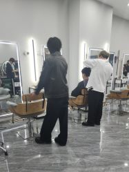 -藤野造型烫染·漂发
