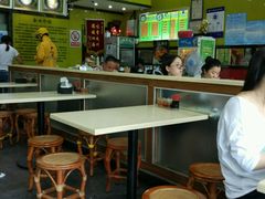 大堂-龙记桂林米粉(财满街店)