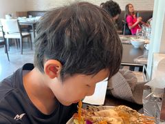 -Chom Cafe and Restaurant