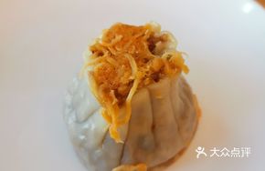Egg Yolk Pork and Flour Steamed Dumplings