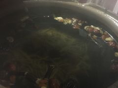 炭炉果鸡煲-威邵鸡煲(西华路总店)