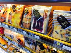 -全家便利店(襄阳南路店)