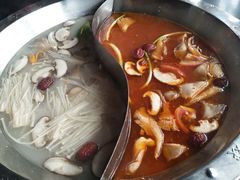 菌骨汤鸳鸯锅-大龙燚火锅(五一广场店)