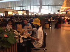 等位区-麦当劳(杭州东站高铁店)