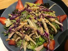 紫甘蓝谷物鸡肉沙拉-Who乎coffee&bar