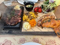 -Mark&Mars Restaurant