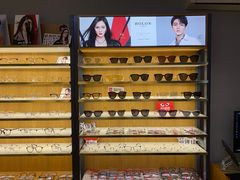 -优医视平价眼镜蔡司依视路折扣工厂店(德胜门店)