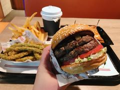 -The Habit Burger Grill 哈比特汉堡(复兴soho店)