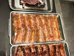 -山野的朋友露营炭火烤肉