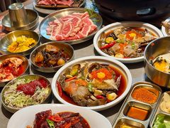 -草家酱蟹炭火烤肉店(珲春南路一店)