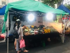 -吴山路夜市