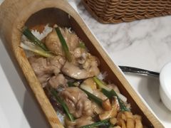冬菇滑鸡竹筒饭-东莞市莞城红色庄园西餐厅(东城西路店)