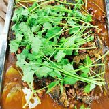 烤鱼相貌很不错，吃起来辣和爽口的鱼肉