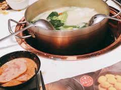 -洪氏嗨捞·猪肚鸡火锅(阳光天地店)