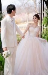 -雪中彩影婚纱摄影·微光艺术中心