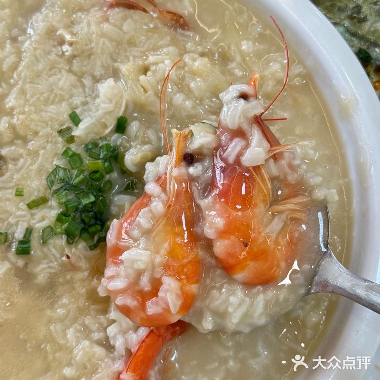 侨港风情街这边平价又美味的海鲜！！